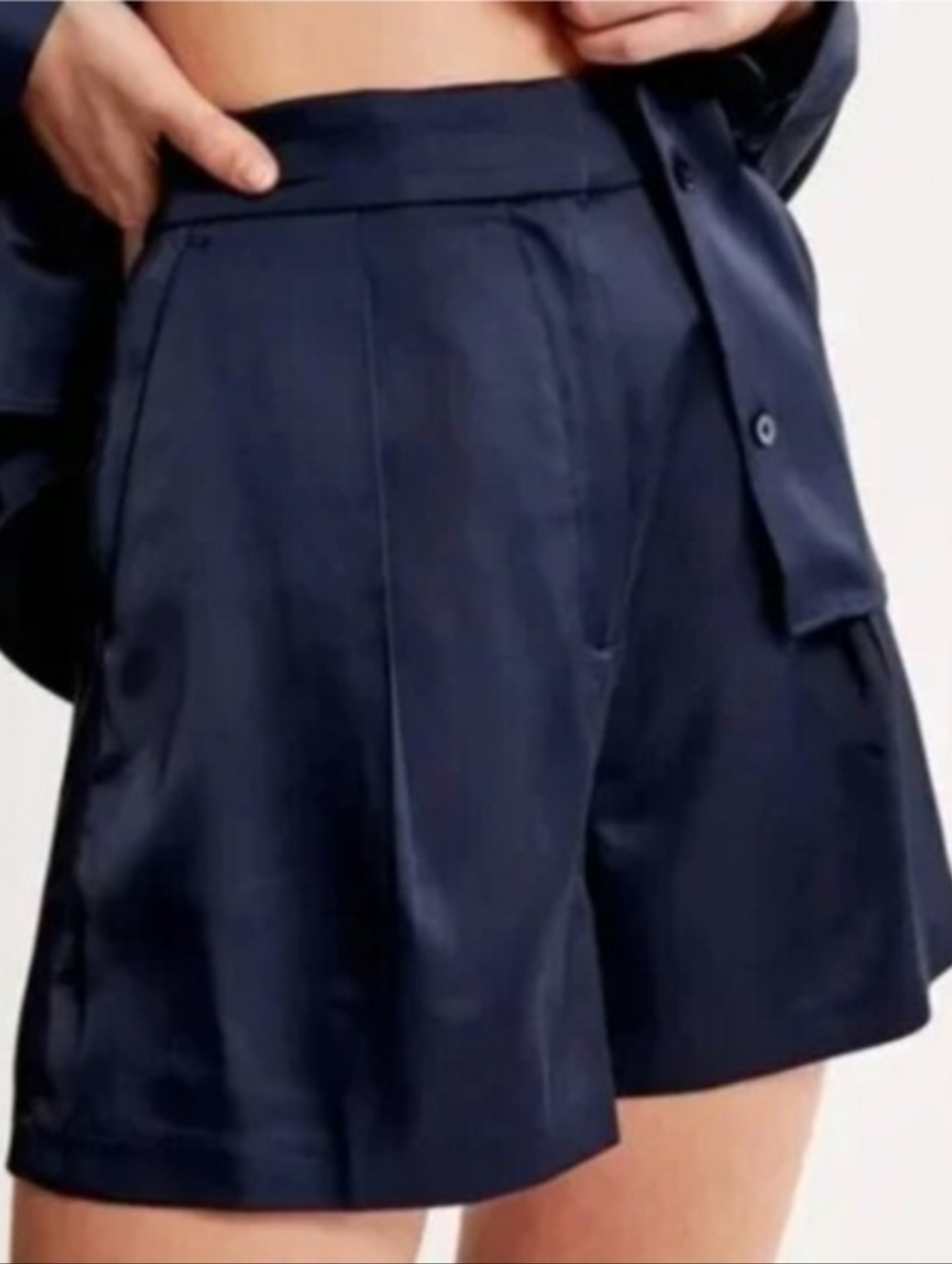 Abercrombie Tailored Satin High-Rise Women's Shorts Navy Size Medium